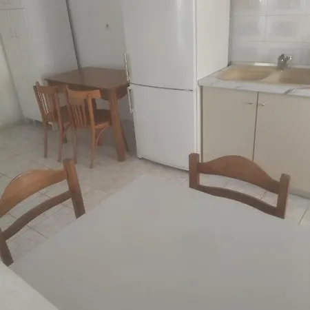 Pelekan And Athina 12 * פפקוהורי
